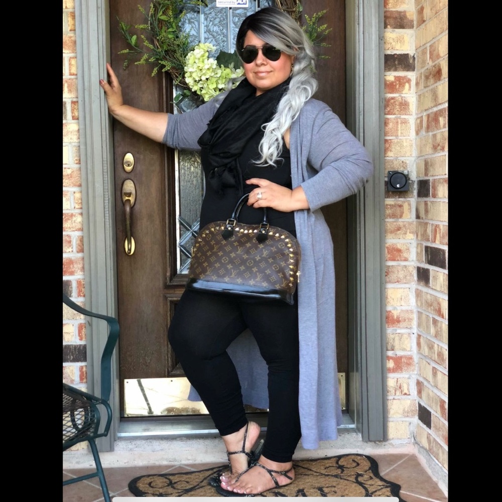 Authentic pre Loved Louis Vuitton Alma Painted blk